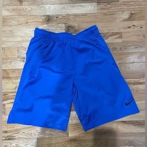 Mens royal blue Nike basketball shorts. Sz small